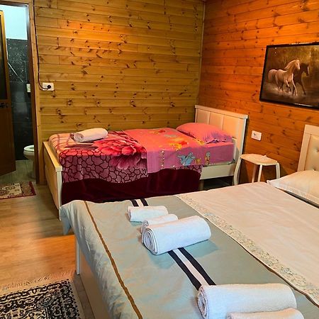 Bujtina Uji I Panjes, Log Cabins Dukat Exterior photo