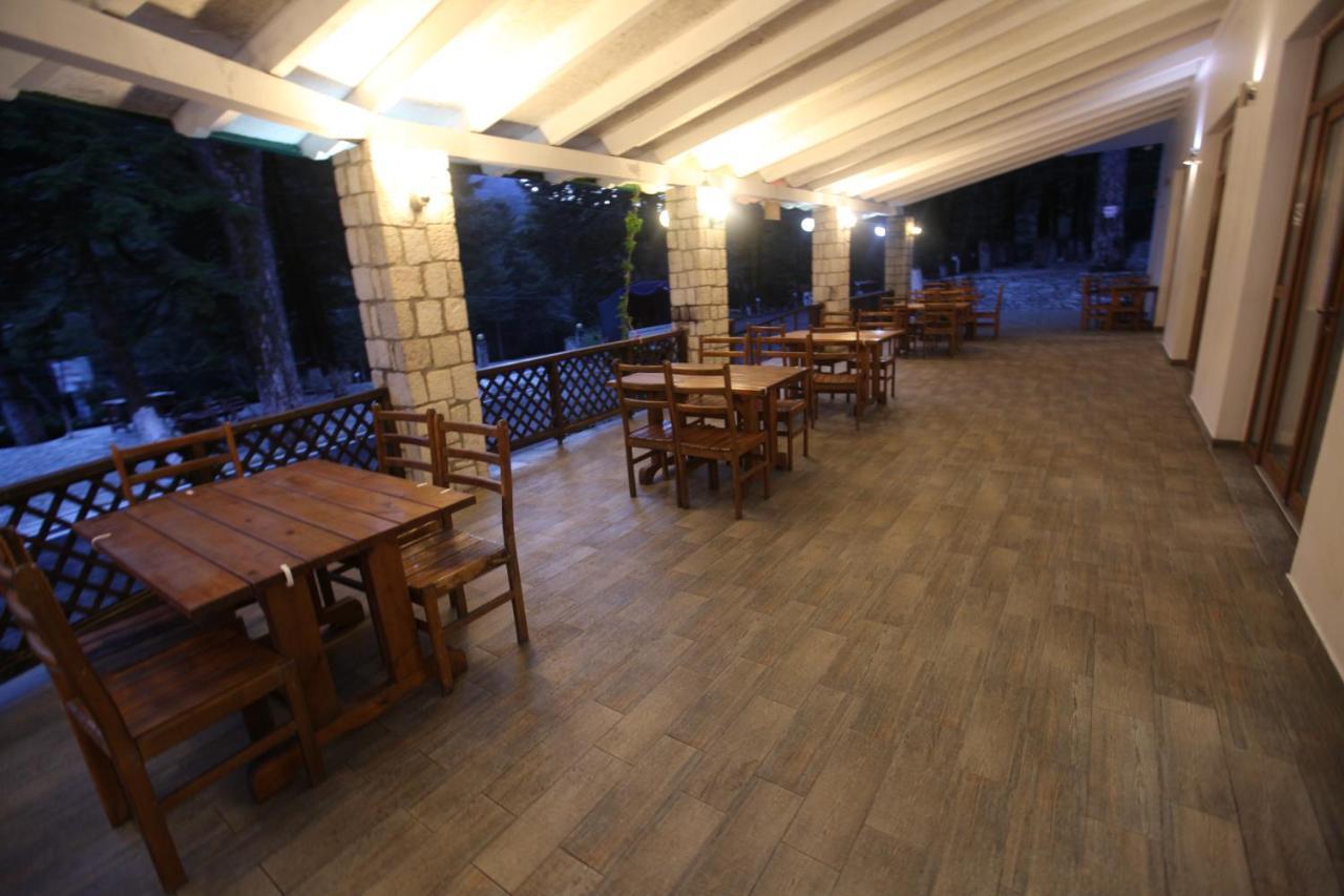Bujtina Uji I Panjes, Log Cabins Dukat Exterior photo