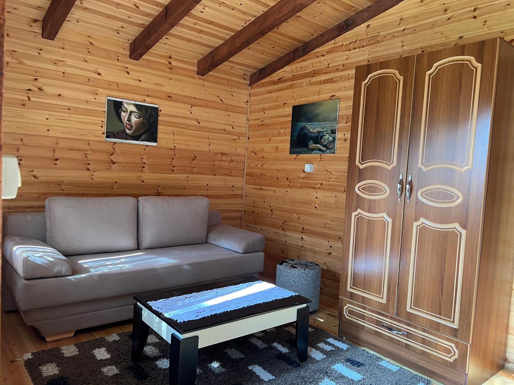 Bujtina Uji I Panjes, Log Cabins Dukat Exterior photo